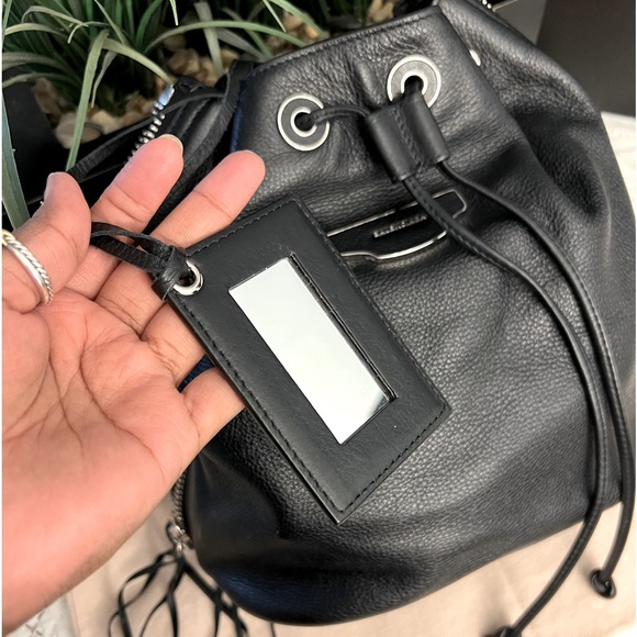 BALENCIAGA bucket papier bag. …… - Picture 12 of 17